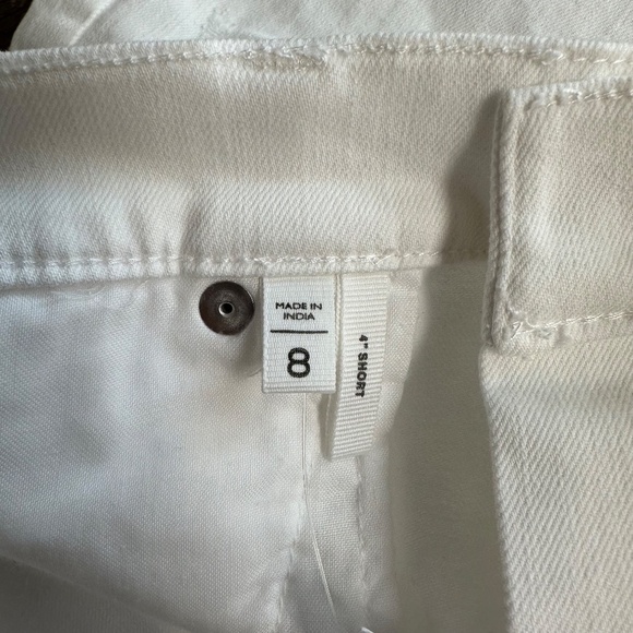 *LOFT* White Denim Frayed 4" Mid Rise Shorts Size 8 NWT - Picture 9 of 13